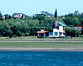 Orilla del lago, de Embalse de Río Tercero, Villa del Dique, Calamuchita, Córdoba, Argentina