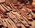 Variedada de utensilios de madera 