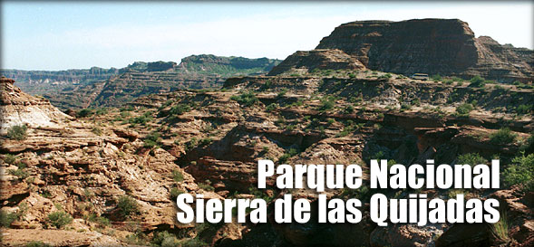 Título: Sierra de las Quijadas: Cañones y quebrads rojizas características del Parque Nacional de San Luis