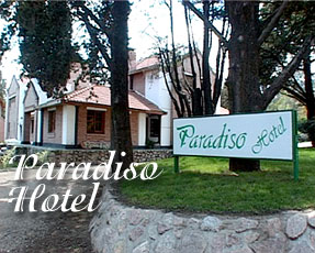 Camino y señalización de acceso por el parque y frente del Hotel Paradiso Merlo San Luís